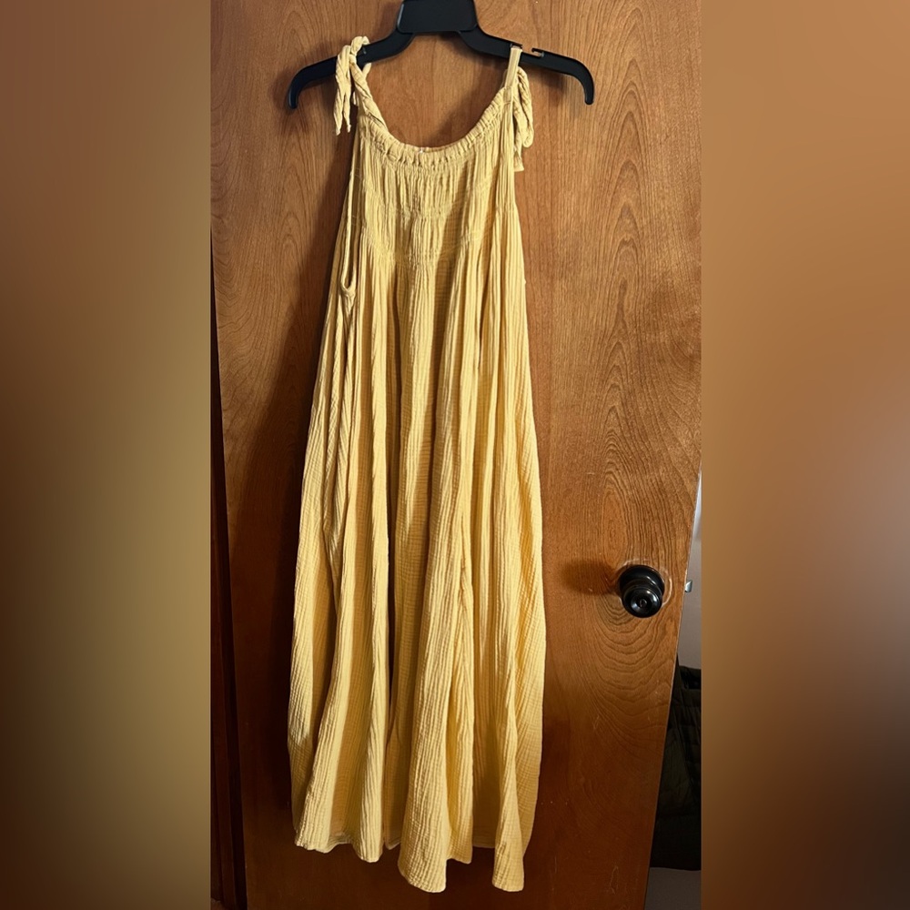 Chic Yellow Linen Dress